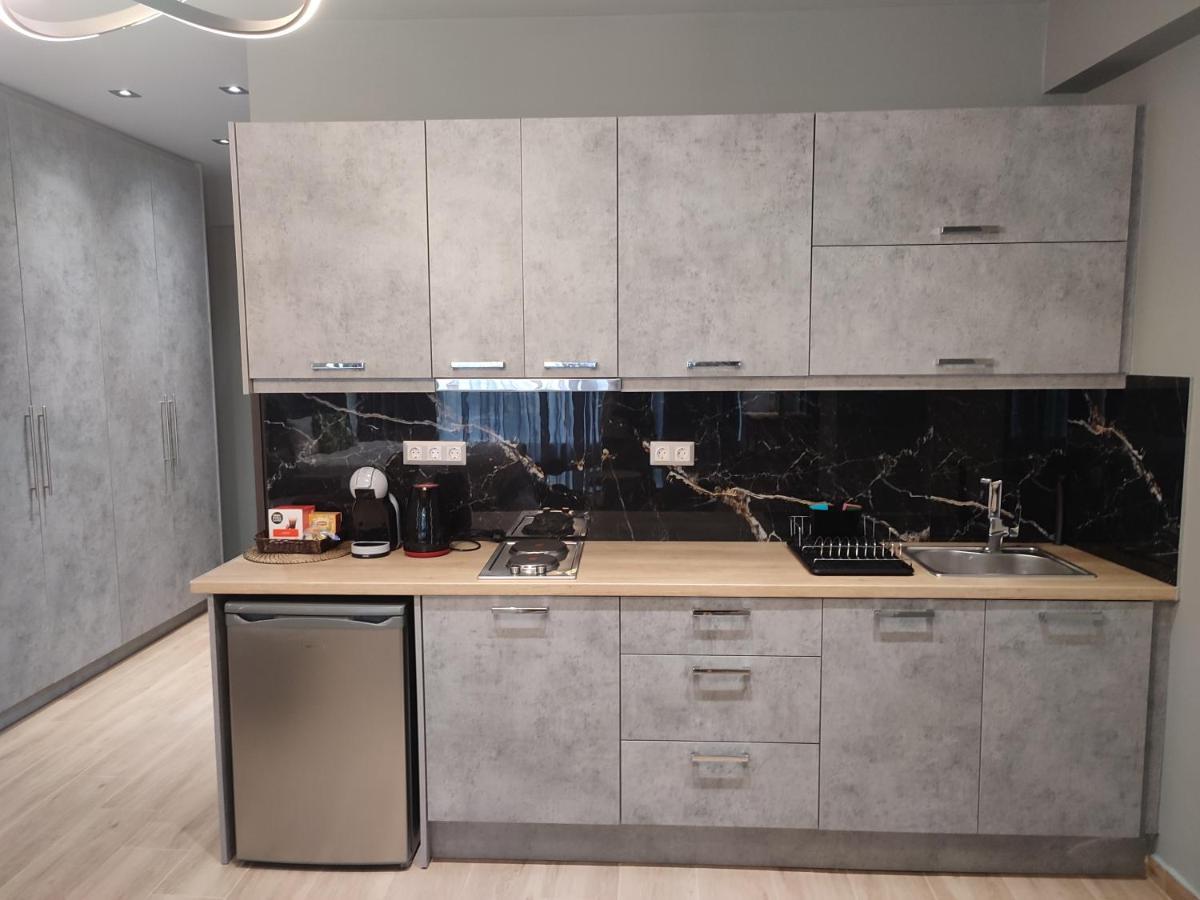 Amazing Apartments @ Monastiraki Subway Station เอเธนส์ ภายนอก รูปภาพ